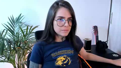 Snapshot of meurief chatting on 11/01/25, 01:57 Meurif online show from 11/01/25, 01:57