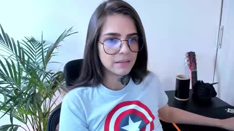 Snapshot of meurief chatting on 11/08/25, 02:06 Meurif online show from 11/08/25, 02:06