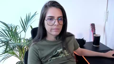 Snapshot of meurief chatting on 11/14/25, 07:12 Meurif online show from 11/14/25, 07:12