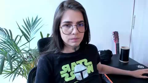 Snapshot of meurief chatting on 11/21/25, 03:11 Meurif online show from 11/21/25, 03:11