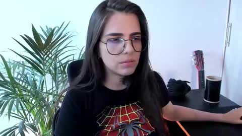 Snapshot of meurief chatting on 11/25/25, 07:25 Meurif online show from 11/25/25, 07:25