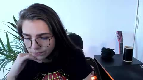 Snapshot of meurief chatting on 11/26/25, 03:13 Meurif online show from 11/26/25, 03:13