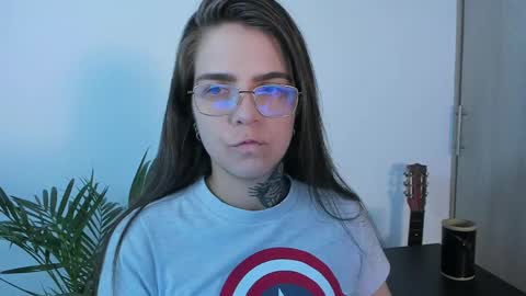 Snapshot of meurief chatting on 05/03/26, 02:50 Meurif online show from 05/03/26, 02:50