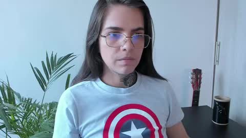 Snapshot of meurief chatting on 05/07/26, 04:23 Meurif online show from 05/07/26, 04:23