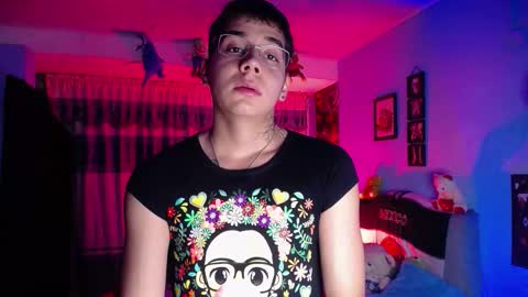 Snapshot of mexican_cum chatting on 11/23/25, 02:22 Jhon online show from 11/23/25, 02:22