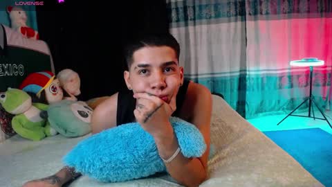 Snapshot of mexican_cum chatting on 03/30/26, 02:01 Jhon online show from 03/30/26, 02:01