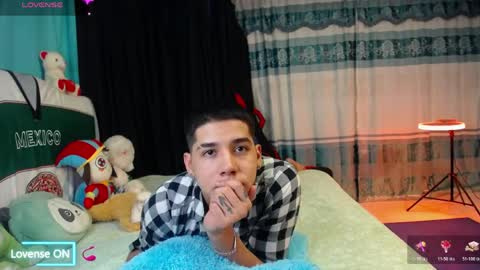 Snapshot of mexican_cum chatting on 03/31/26, 02:02 Jhon online show from 03/31/26, 02:02