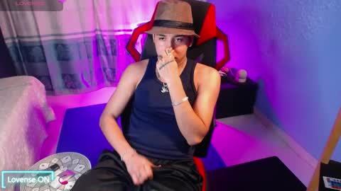 Snapshot of mexican_cum chatting on 04/14/26, 01:44 Jhon online show from 04/14/26, 01:44