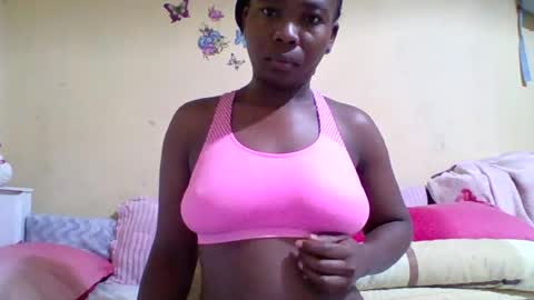 Snapshot of meybel chatting on 07/18/26, 04:27 Meybel online show from 07/18/26, 04:27
