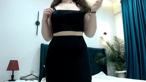 Snapshot of meyong_mg chatting on 01/06/25, 07:13 Mey Kylie online show from 01/06/25, 07:13