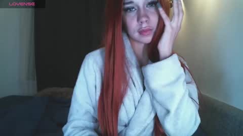 Snapshot of mezzalunaa chatting on 02/09/25, 01:00 vollmond online show from 02/09/25, 01:00