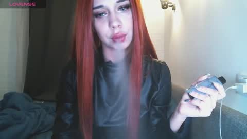 Snapshot of mezzalunaa chatting on 02/15/25, 11:25 vollmond online show from 02/15/25, 11:25