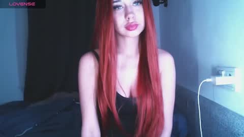 Snapshot of mezzalunaa chatting on 02/18/25, 02:05 vollmond online show from 02/18/25, 02:05