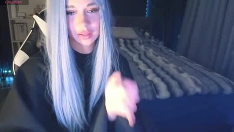 Snapshot of mezzalunaa chatting on 09/23/25, 12:02 vollmond online show from 09/23/25, 12:02