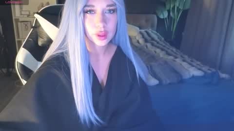 Snapshot of mezzalunaa chatting on 09/27/25, 02:38 vollmond online show from 09/27/25, 02:38