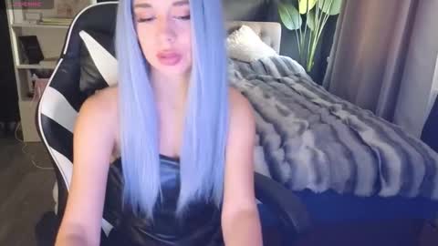 Snapshot of mezzalunaa chatting on 10/03/25, 05:37 vollmond online show from 10/03/25, 05:37