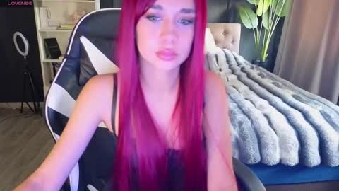 Snapshot of mezzalunaa chatting on 10/07/25, 07:27 vollmond online show from 10/07/25, 07:27