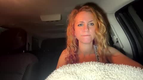 Snapshot of mezzy69 chatting on 01/01/25, 09:28 mezzy69 online show from 01/01/25, 09:28