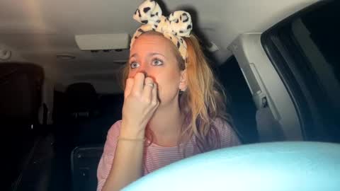 Snapshot of mezzy69 chatting on 01/17/25, 10:11 mezzy69 online show from 01/17/25, 10:11