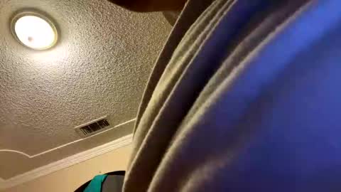 mgjg0812 online show from 10/31/25, 08:21