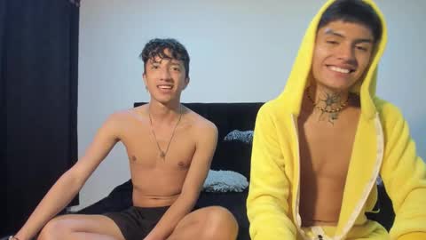 Snapshot of mhatias_ chatting on 09/18/25, 02:02 MATHIAS online show from 09/18/25, 02:02