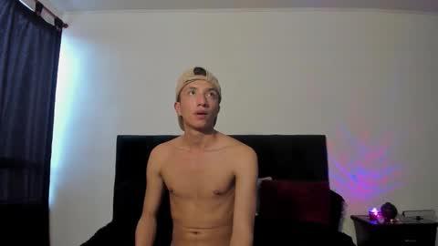 Snapshot of mhatias_ chatting on 11/16/25, 04:12 MATHIAS online show from 11/16/25, 04:12