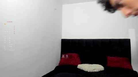 Snapshot of mhatias_ chatting on 12/14/25, 04:51 MATHIAS online show from 12/14/25, 04:51