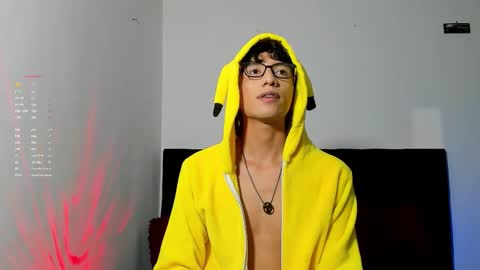 Snapshot of mhatias_ chatting on 01/11/26, 01:54 MATHIAS online show from 01/11/26, 01:54