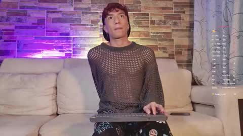 Snapshot of mhatias_ chatting on 02/26/26, 04:33 MATHIAS online show from 02/26/26, 04:33