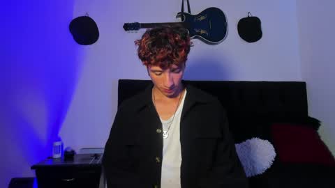 Snapshot of mhatias_ chatting on 04/12/26, 04:50 MATHIAS online show from 04/12/26, 04:50