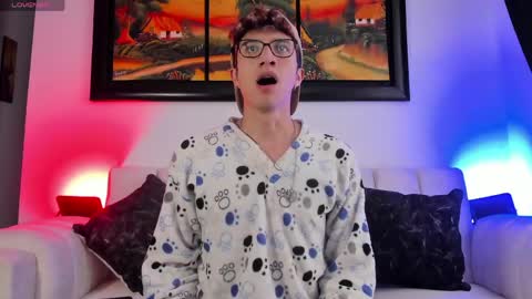 Snapshot of mhatias_ chatting on 04/18/26, 07:18 MATHIAS online show from 04/18/26, 07:18