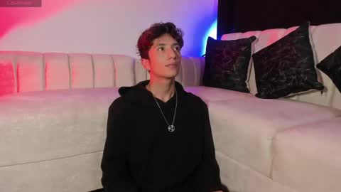 Snapshot of mhatias_ chatting on 04/20/26, 06:05 MATHIAS online show from 04/20/26, 06:05