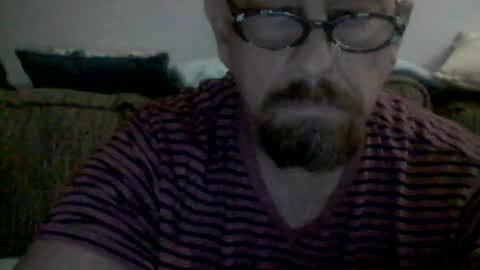 Snapshot of mhitch924 chatting on 06/17/26, 01:19 mhitch924 online show from 06/17/26, 01:19