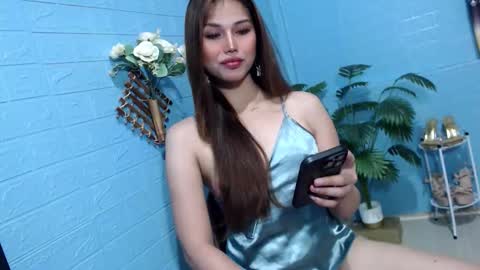 Snapshot of mi_akai chatting on 04/16/26, 12:11 Cretchie For You online show from 04/16/26, 12:11