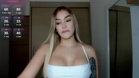 Snapshot of mi_suk1 chatting on 10/25/25, 07:30 mi suk1 online show from 10/25/25, 07:30