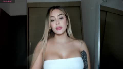 Snapshot of mi_suk1 chatting on 12/20/25, 07:37 mi suk1 online show from 12/20/25, 07:37