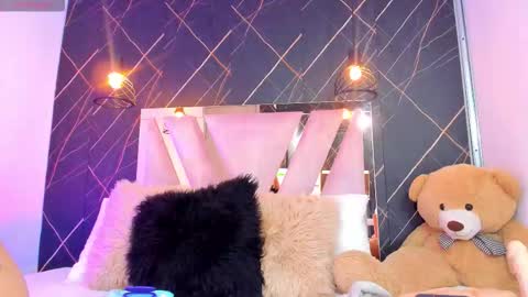 Mia online show from 02/18/26, 03:13