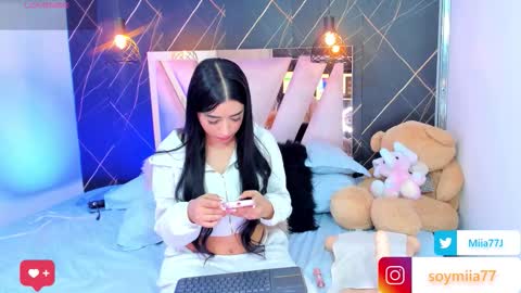 Mia online show from 03/25/26, 01:55