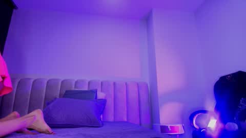 Emi online show from 11/11/25, 07:36