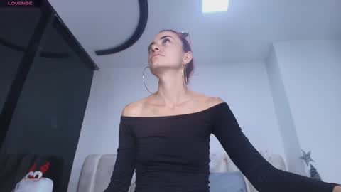 Emi online show from 12/21/25, 07:10