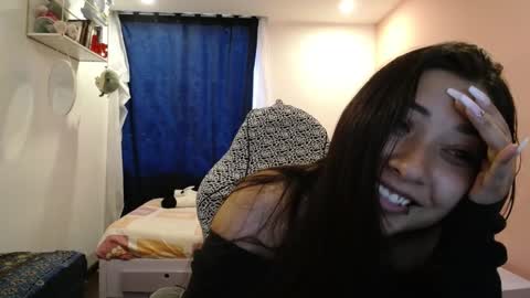 Snapshot of mia_112022 chatting on 12/07/24, 09:33 Mia zoe online show from 12/07/24, 09:33