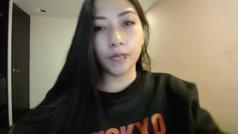 Snapshot of mia_112022 chatting on 12/27/24, 11:10 Mia zoe online show from 12/27/24, 11:10