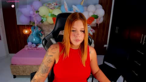 Snapshot of mia_18v chatting on 04/04/26, 08:28 Violett online show from 04/04/26, 08:28