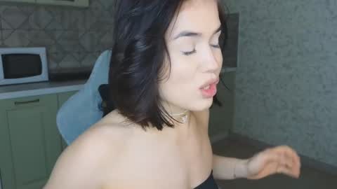 Mia online show from 02/18/25, 01:10