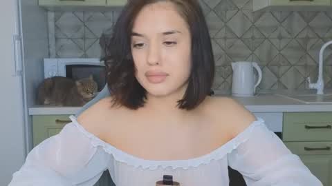 Mia online show from 03/04/25, 07:41