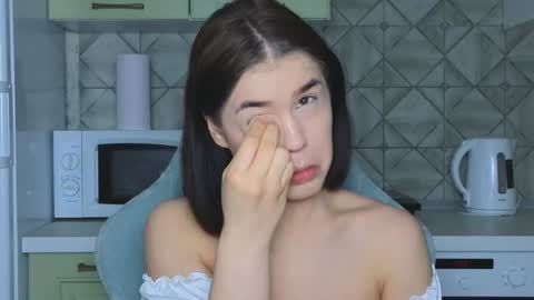 Mia online show from 03/09/25, 02:18