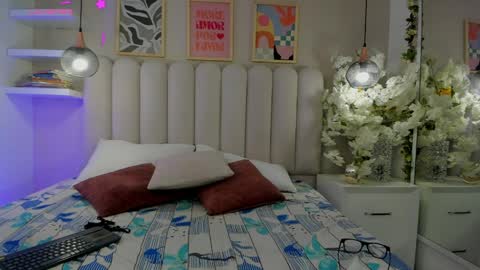 Snapshot of mia__bailey_ chatting on 03/27/26, 03:23 mia__bailey_ online show from 03/27/26, 03:23