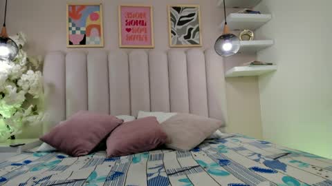 Snapshot of mia__bailey_ chatting on 04/02/26, 03:04 mia__bailey_ online show from 04/02/26, 03:04