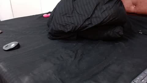 Mia online show from 03/05/25, 07:16