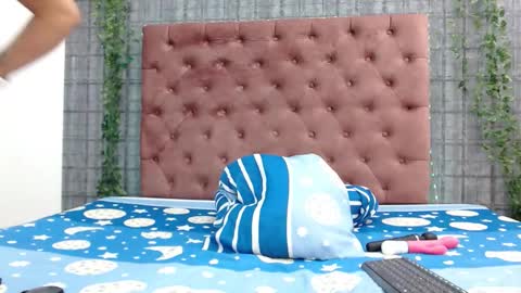 Mia online show from 03/06/25, 02:41